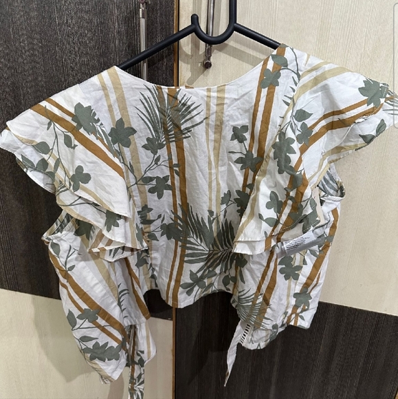 Tie Up White Printed Shrug - Picture 3 of 6